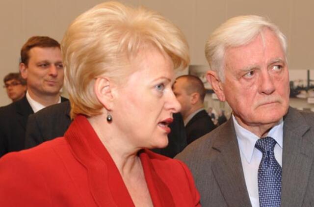 Prezidentė savo pirmtakui Valdui Adamkui palinkėjo sveikatos ir ramybės