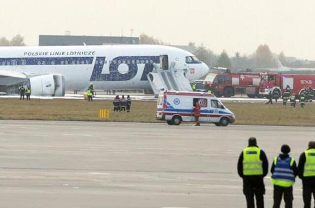 Varšuvoje avariniu būdu nusileido lėktuvas, atskridęs iš JAV