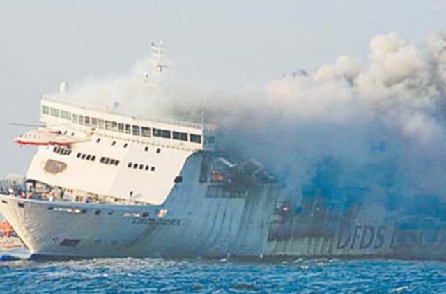 Vežėjai tebelaukia kelte sudegusių milijonų