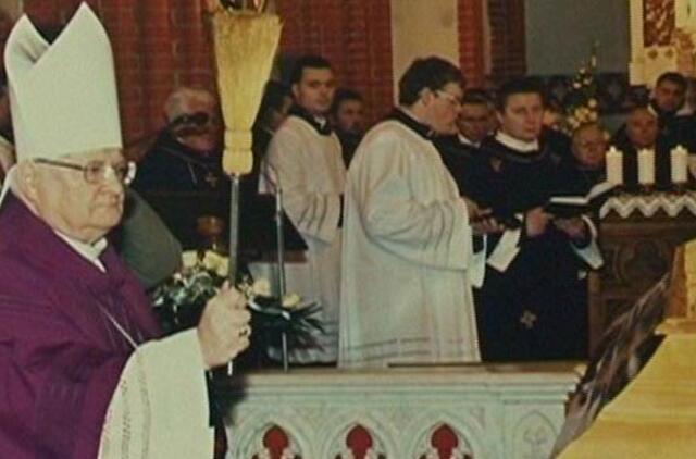 "Abipus sienos": kas kaltas dėl Palangos kunigo žūties?