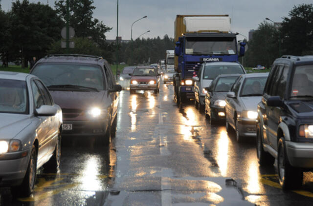 Draudikai: saugiausiai vairuoja šeimyninių automobilių savininkai