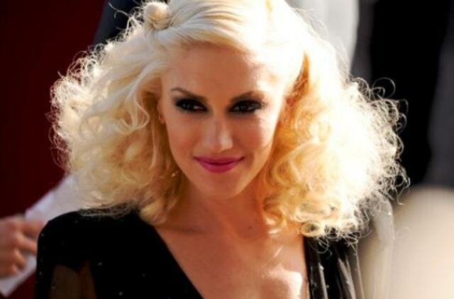 Gwen Stefani ramybę randa drabužių spintoje