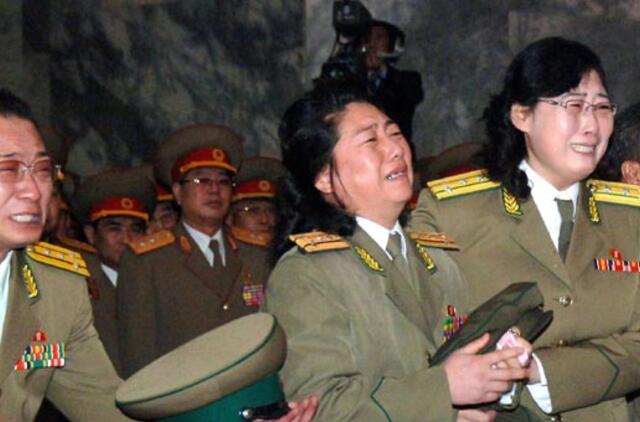 Jimmy Carter palinkėjo sėkmės Kim Čen Iro sūnui