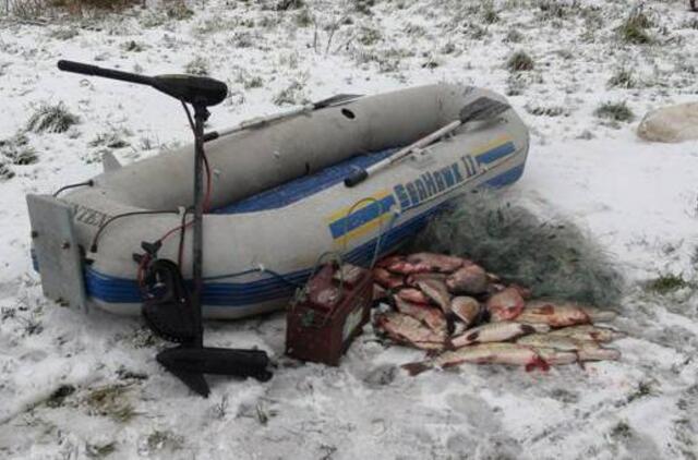 Krokų lankos ežere sulaikyti brakonieriai