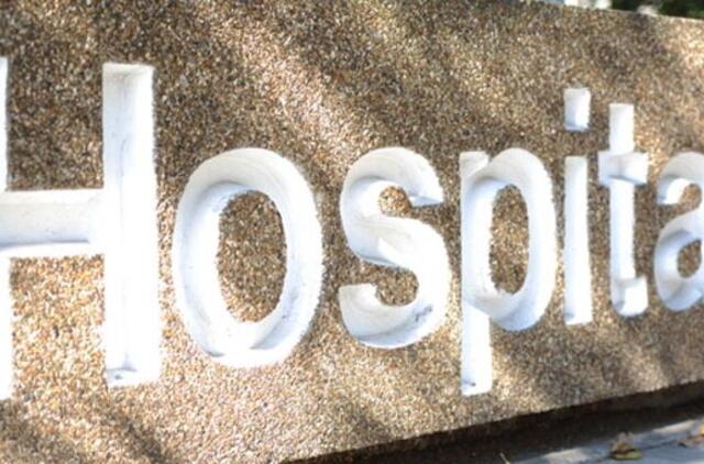 Tyrimas: trečdalis britų ligoninių ir globos namų pažeidžia pagarbos pacientams taisykles