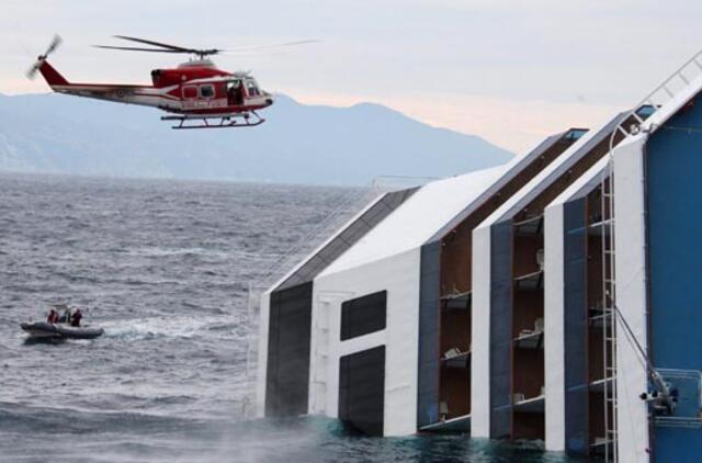 Atnaujinta aukų paieška "Costa Concordia" laive