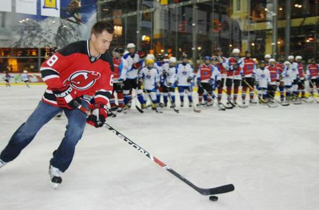 Dainius Zubrus per rungtynes su "Jets" atliko rezultatyvų perdavimą