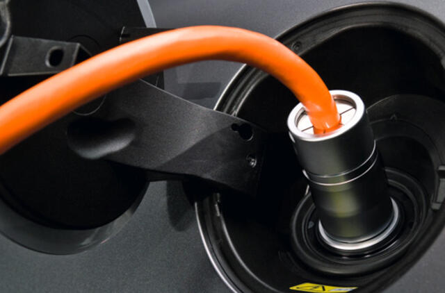 Ekspertai: elektromobiliai pirmiausia užkariaus Kinijos ir Japonijos rinkas