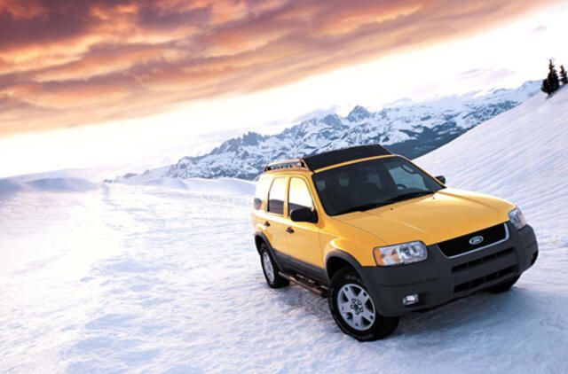 "Ford" atšaukia beveik pusę milijono minivenų ir visureigių