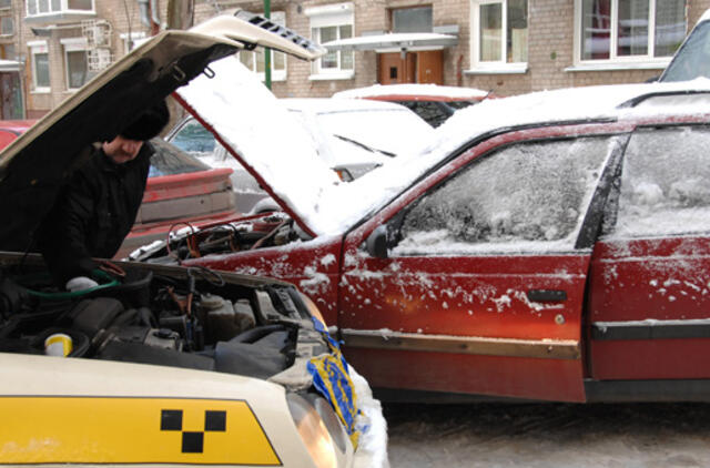 Patarimai vairuotojams: prižiūrimas akumuliatorius tarnaus ilgiau