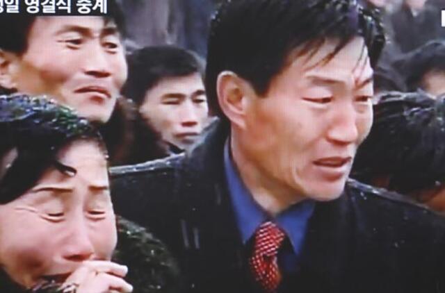 Šiaurės korėjiečiams buvo liepta Kim Čen Iro laidotuvėse nemūvėti kepurių ir pirštinių