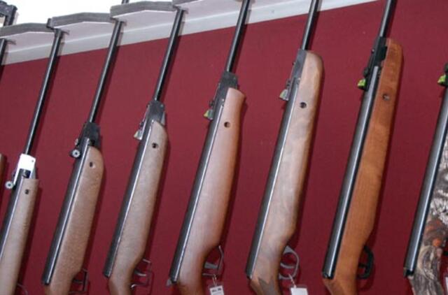 Šiemet per Kalėdas amerikiečiai pirko rekordiškai daug šautuvų