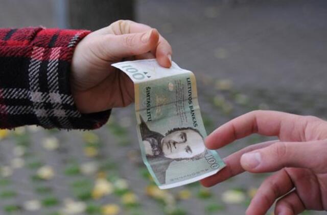 Daugelis socialinių darbuotojų jau gauna didesnį atlyginimą