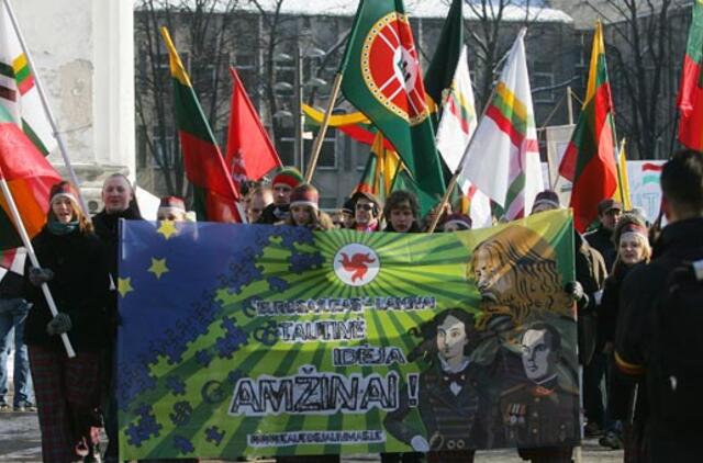 Jaunimo eisenos dalyviai ragino branginti ir ginti lietuvybę