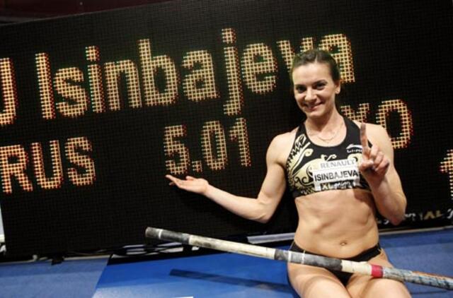 Jelena Isinbajeva pagerino pasaulio šuolių su kartimi rekordą