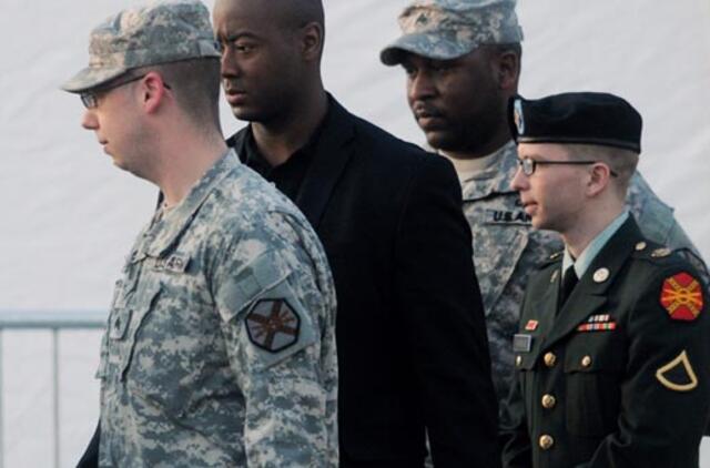 Spėjamam "Wikileaks" informantui Bredliui Meningui oficialiai pateikti kaltinimai