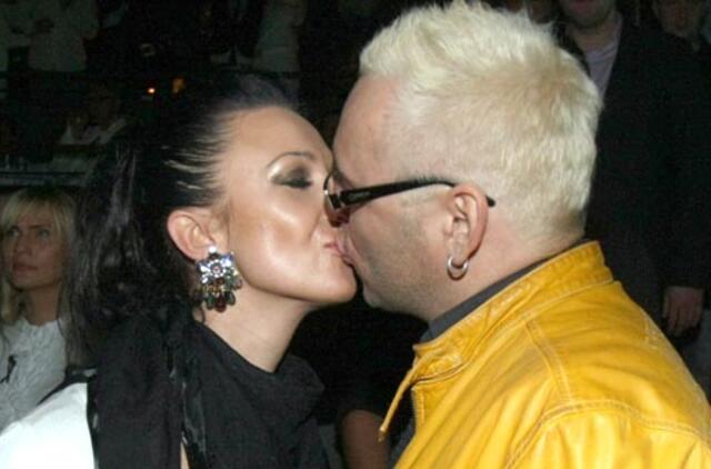 Vestuvėms besiruošiantis Egmontas Bžeskas: vyrui svarbu išsilakstyti kaip šuniui