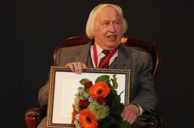 Bernardui Aleknavičiui įteikta Vyriausybės premija