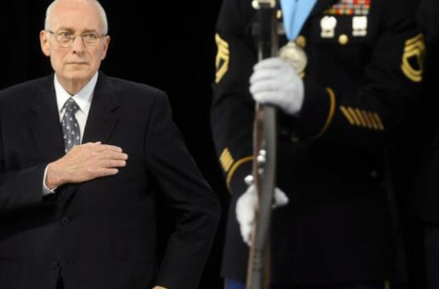 Buvusiam JAV viceprezidentui Dikui Čeiniui persodinta širdis