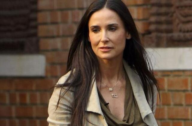 Demi Moore nepatenkinta, jog jos buvęs vyras bendrauja su kitomis moterimis