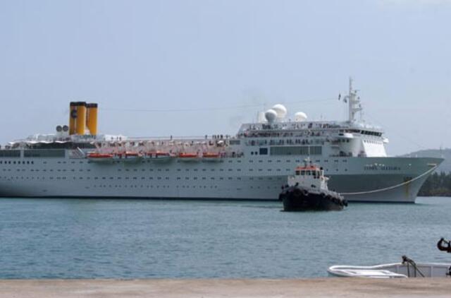 Gaisrą patyręs kruizinis laivas "Costa Allegra" saugiai pasiekė Seišelius