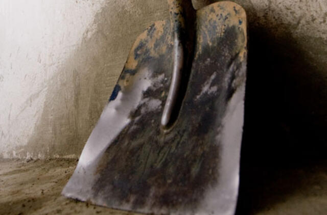 Iki parduotuvės vagys po žeme kasėsi kilometrą