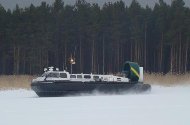 Nuo Kuršių marių ledo vėl gelbėti žmonės