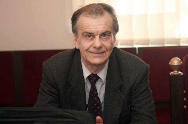 Pedofilas Ervydas Čekanavičius dėl neteisingai pritaikyto įstatymo kalės šiek tiek trumpiau