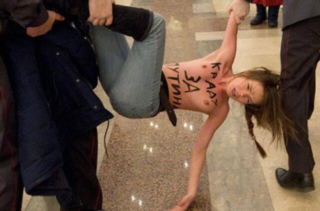 Rusijoje "Femen" aktyvistėms skirta nuo 5 iki 12 parų arešto (video)