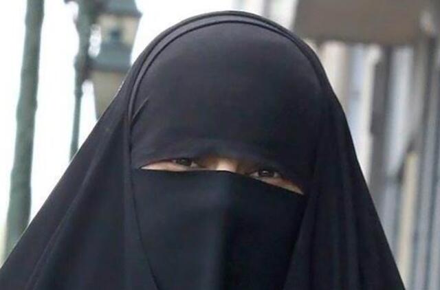 Smurto ir prievartos vengiančių moterų Afganistane laukia teismas