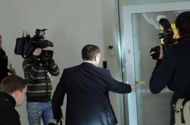 "Snoro" žlugimą tiriančiai Seimo komisijai liudiję asmenys nuo komentarų susilaikė