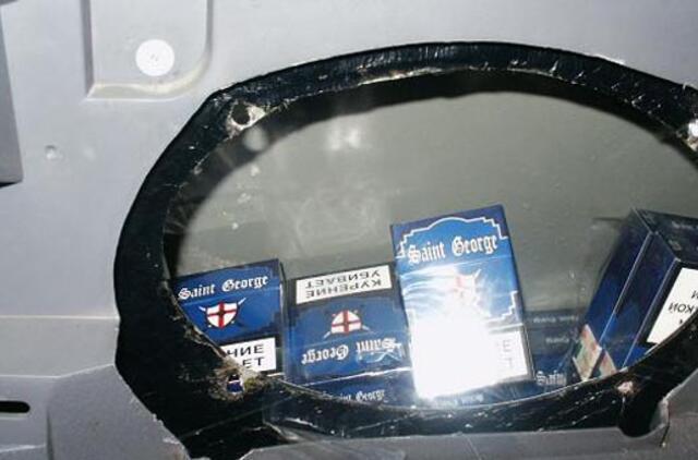 Baltijos šalių gyventojai dėl kontrabandos kaltina didelius mokesčius, rodo apklausa