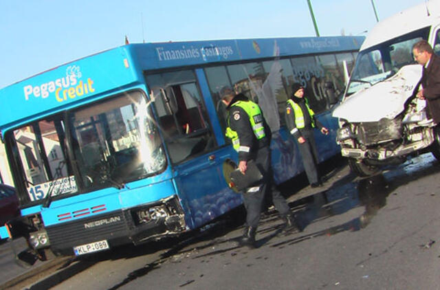 Blogas rytas pasirinkusiems viešąjį transportą