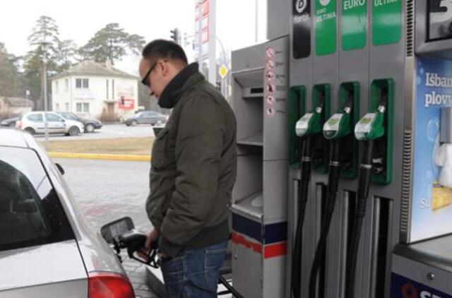 Degalų kainos asmenines mašinas varo į garažus