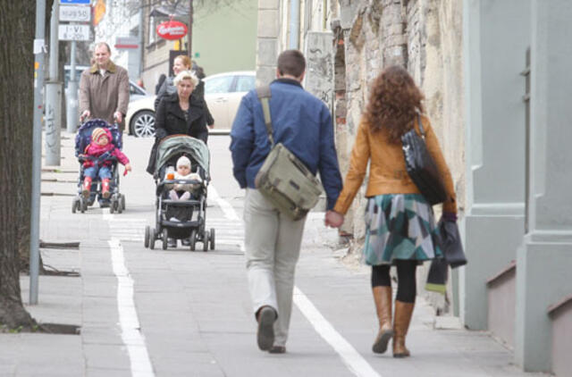 Išvykdami tėvai turės deklaruoti vaikus?