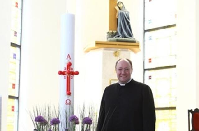 Klaipėdoje - didžiausia Lietuvoje Velykų žvakė