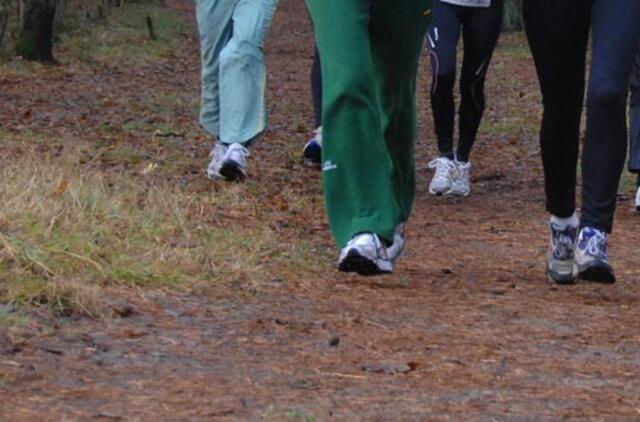 Maratono metu sustojo pasipiršti merginai