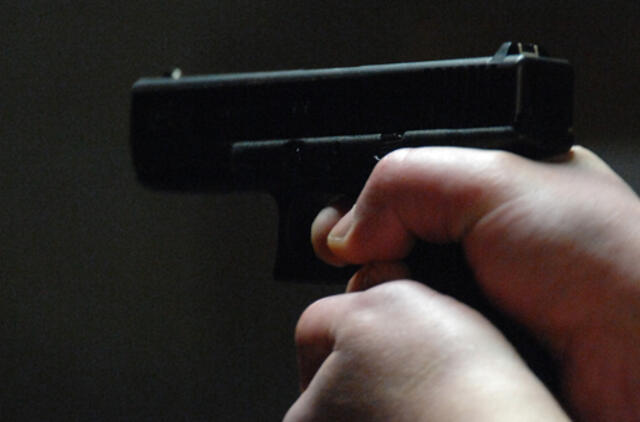 Pirmadienio vakarą Vilniaus centre peršautas jaunuolis