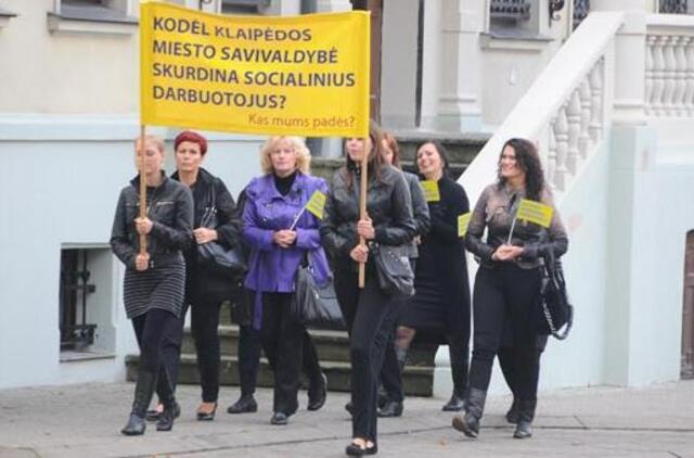 Socialiniams darbuotojams algos kyla avansu