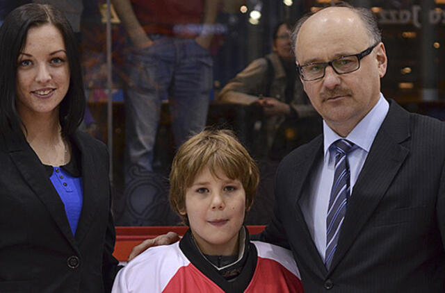 Trečiojo Nacionalinės vaikų ledo ritulio lygos sezono finiše - 100 tūkstančių litų dalybos