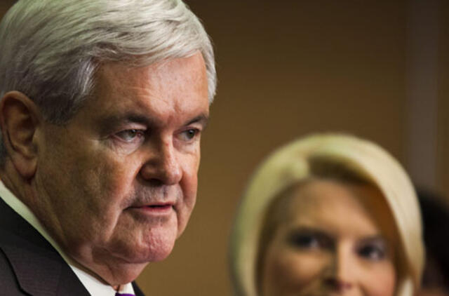 Newt Gingrich oficialiai pasitraukė iš JAV prezidento rinkimų kovos