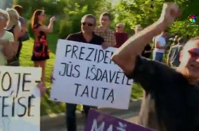 Čikagos lietuviai Prezidentei skandavo "Gėda!" (video)