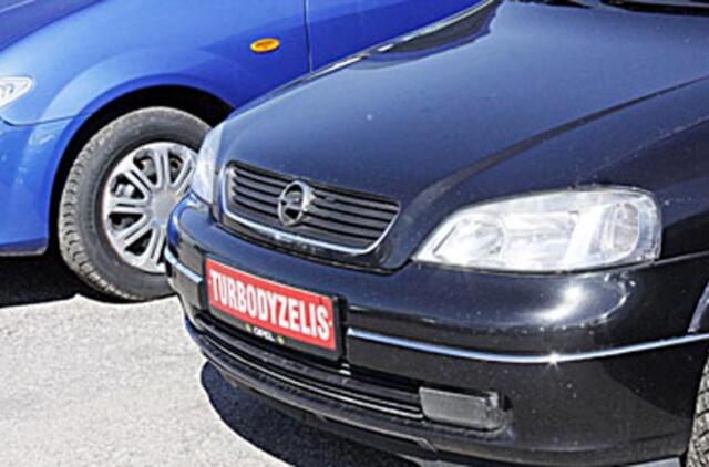 Dyzeliniai automobiliai vis dar valdo