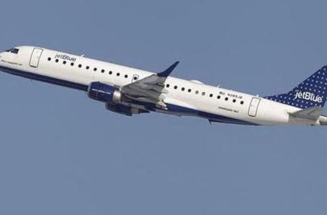 Iš lėktuvo JAV išsodinta terorizmu įtariama pusantrų metukų mergaitė