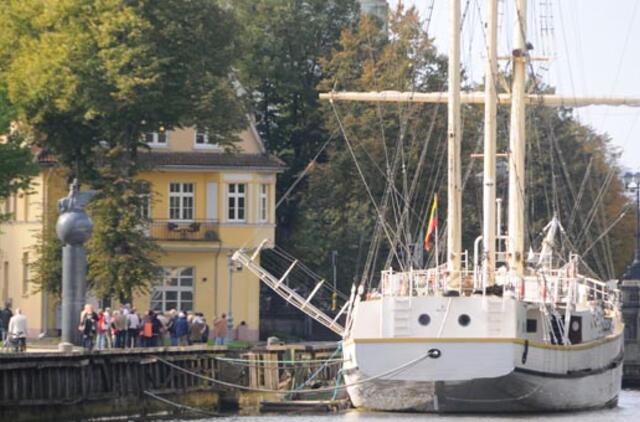 "Meridianą" eksponuos sausumoje