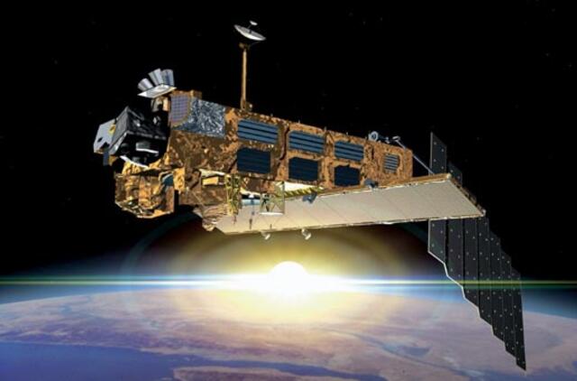 Neveikiantis palydovas aplink Žemę skries dar 150 metų