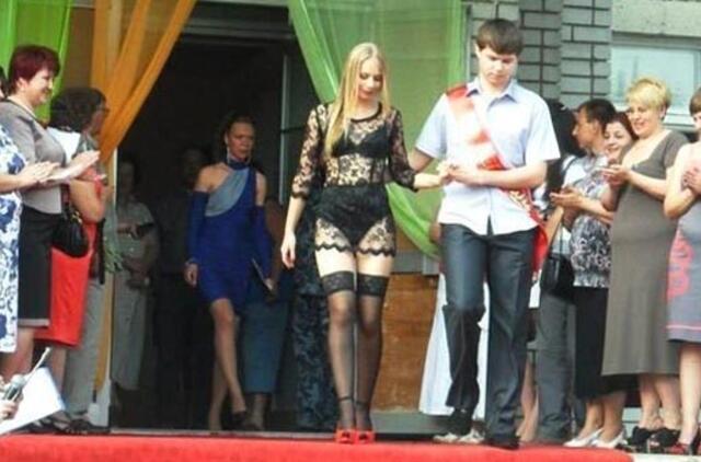 "Nuoga" ukrainiečių abiturientė sulaukė pasiūlymo iš modelių agentūros