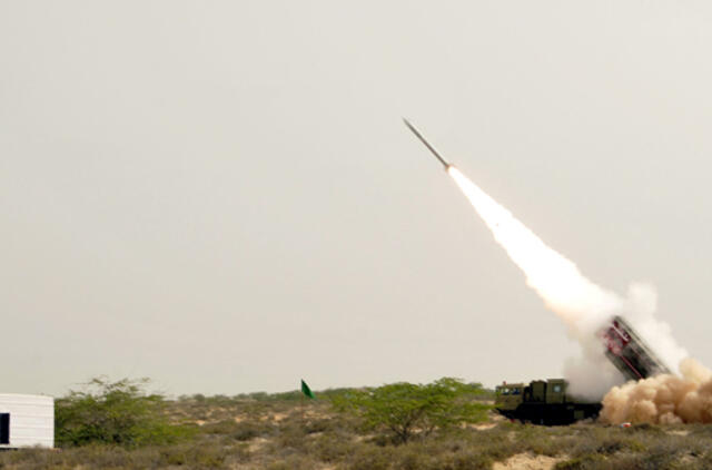 Pakistanas išbandė trumpojo nuotolio raketą "Hatf-IX"