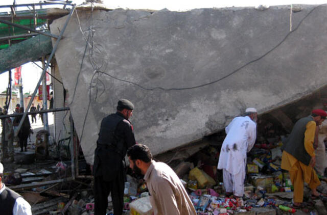 Per savižudžio išpuolį Pakistane žuvo 15 žmonių