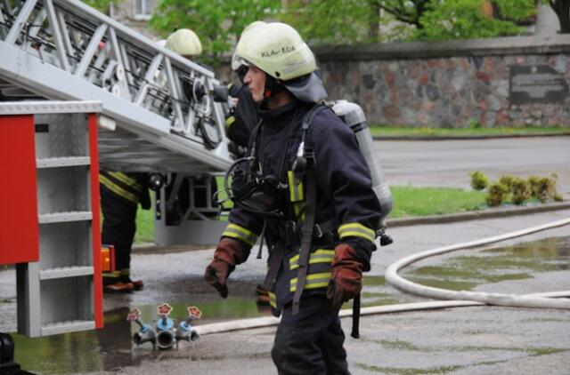 Gaisrininkai surengė pratybas